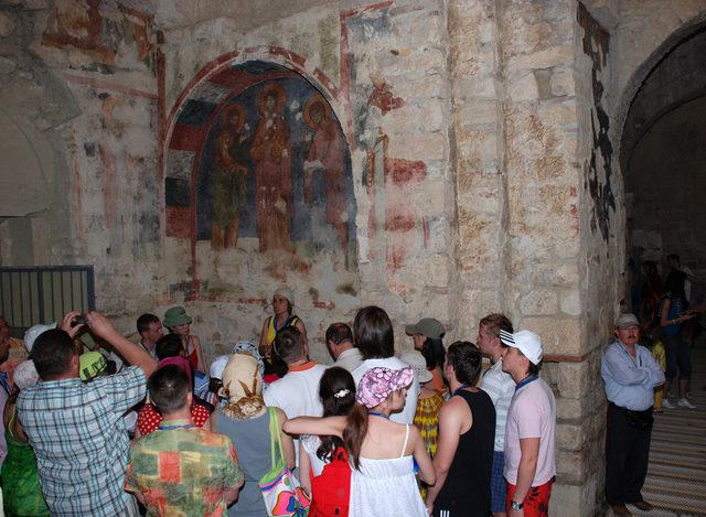 Tahsis sorunu çıktı, Noel Baba etkinlikleri İran'a alındı