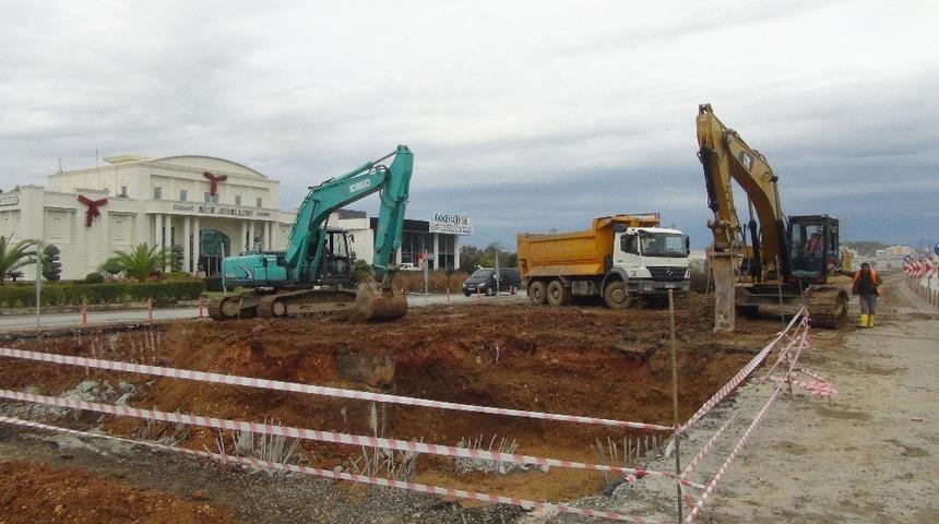 Manavgat&rsquo;ta k&ouml;pr&uuml;l&uuml; kavşak &ccedil;alışmaları