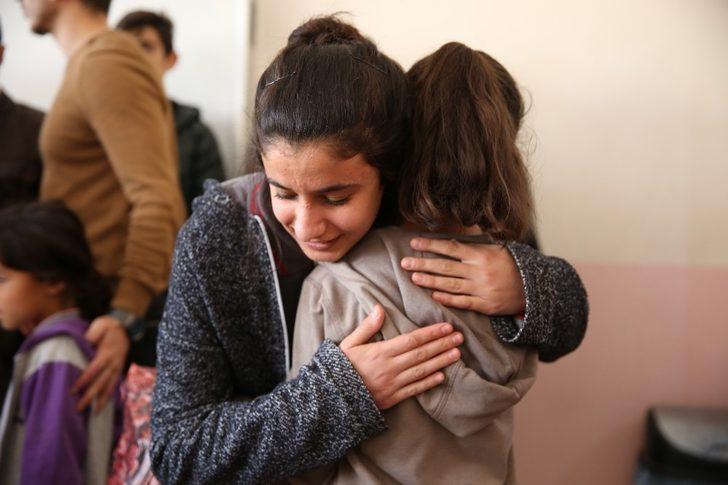 Öğretmen ve öğrencilerden köy okullarındaki öğrencilere yardım G5