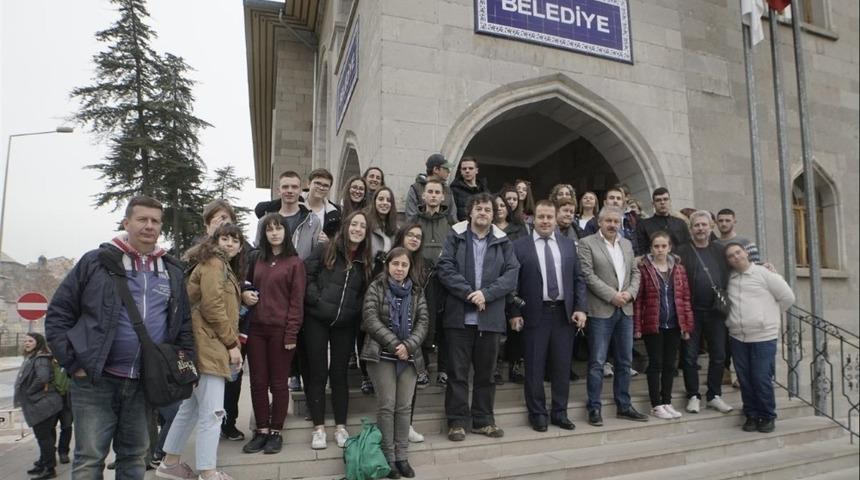 5 &Uuml;lkeden 40 &ouml;ğretmen ve &ouml;ğrenci Nevşehir Belediyesi&rsquo;ni ziyaret etti