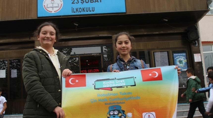 Ardahanlı kodcu &ccedil;ocuklar, &Ccedil;in yolcusu