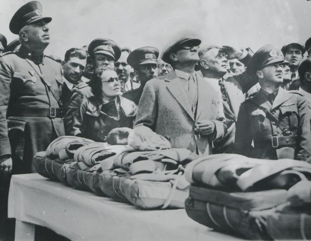 Genelkurmay arşivinden Atat&uuml;rk ve T&uuml;rk kadını 