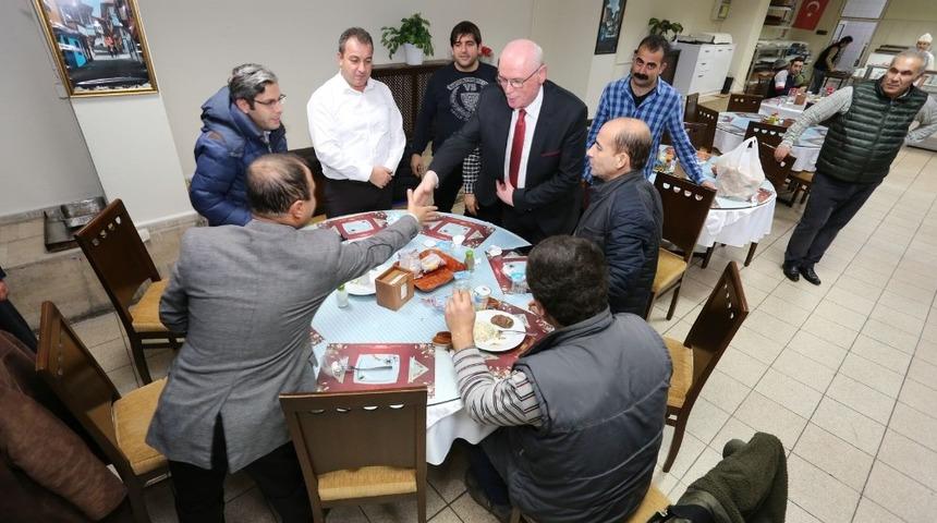 Kazım Kurt engelli personele g&uuml;vence verdi