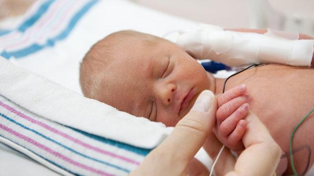 Prematüre bebek nedir? Prematüre bebek bakımı nasıl olur? Prematüre bebek nasıl beslenir?