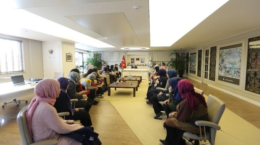 Mehmet Tahmazoğlu gençleri ağırladı