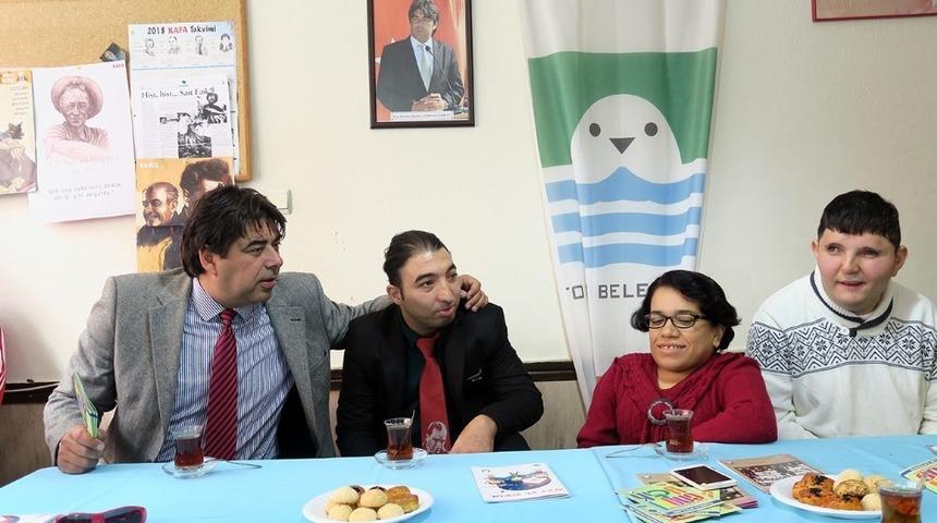 Başkan Demirağ, engelli vatandaşlarla buluştu, hediye dağıttı