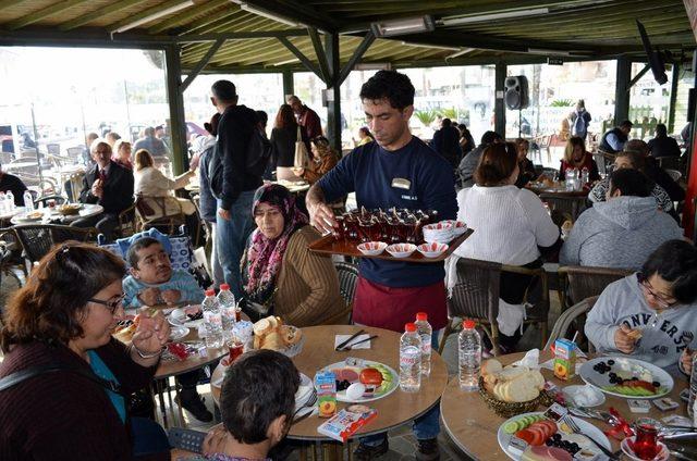 Didim’de Engelliler ve aileleri unutulmadı