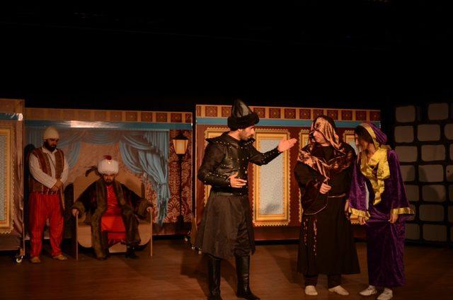 Erzincan Belediyesi Şehir Tiyatrosu provalarını sürdürüyor 1