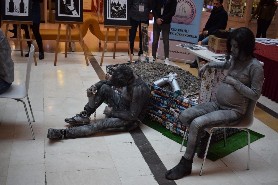 &Uuml;niversite &ouml;ğrencileri bağımlılık i&ccedil;in farkındalık oluşturdu