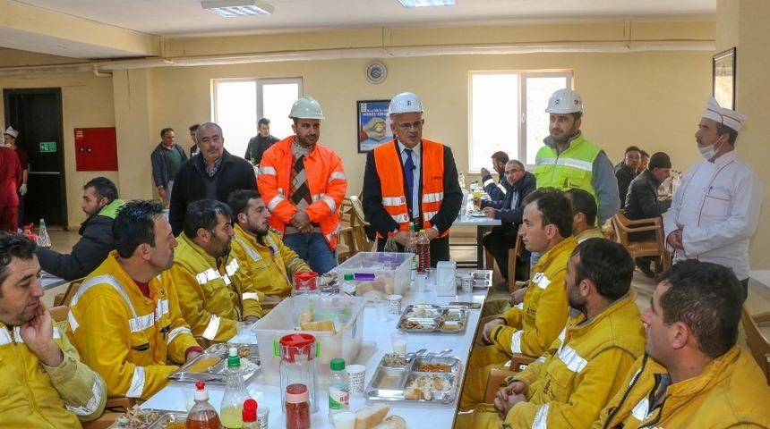 Başkan &Ouml;zt&uuml;rk 4 Aralık Madenciler G&uuml;n&uuml;&rsquo;n&uuml; kutladı