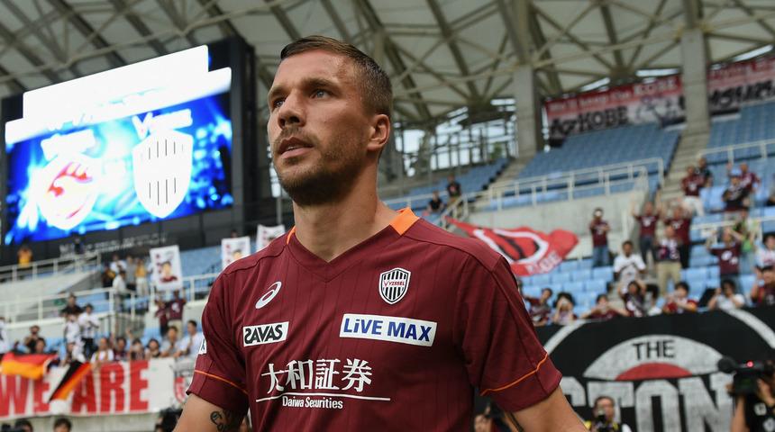 Lukas Podolski: Köln Bundesliga'ya çıkarsa transfer olmak isterim!