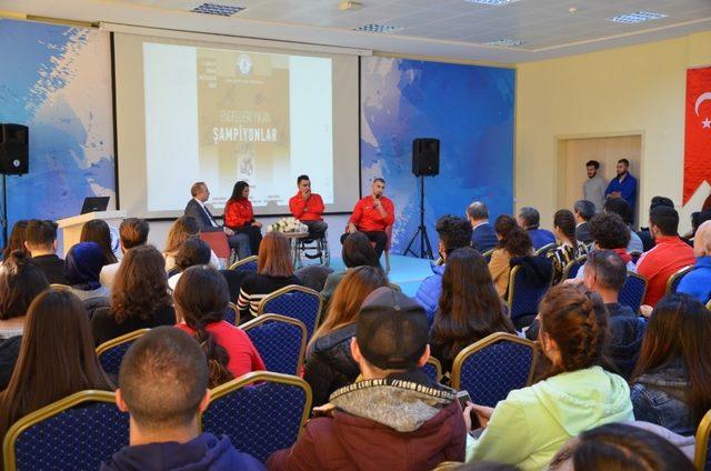 BÜ’den ‘Engelleri yıkan şampiyonlar’ paneli