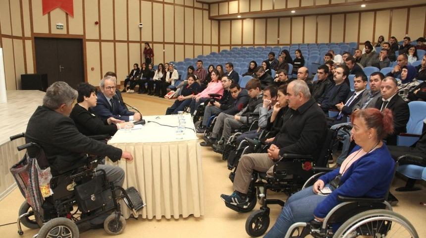 SD&Uuml;&rsquo;de Engelli Bireylerin G&ouml;z&uuml;nden Engelsiz Yaşam Paneli