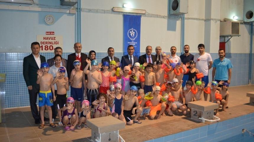 &ldquo;Y&uuml;zme Bilmeyen Kalmasın&rdquo; projesi başladı