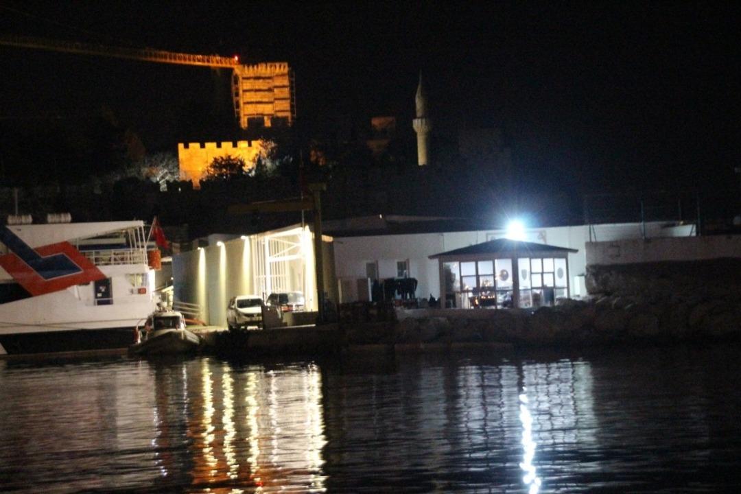 Jet-ski&rsquo;den denize d&uuml;şen 2 ka&ccedil;ak son anda kurtarıldı