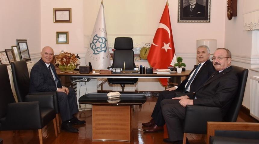 Başkan Eşkinat, Vali Yıldırım&rsquo;a projelerini anlattı