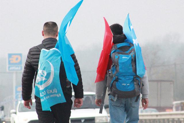 İstanbul'dan Ankara'ya yürüyen 2 Uygur Türkü, Sakarya'da