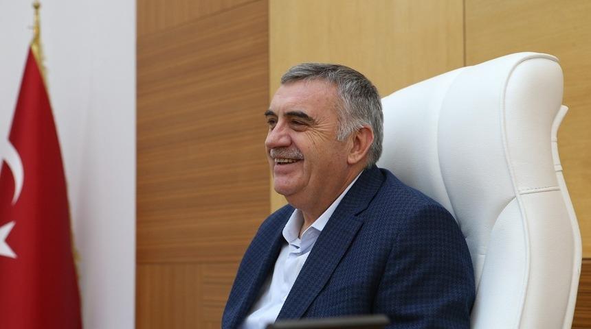 To&ccedil;oğlu, Sakarya Kafkas K&uuml;lt&uuml;r Derneği &uuml;yeleri ile bir araya geldi