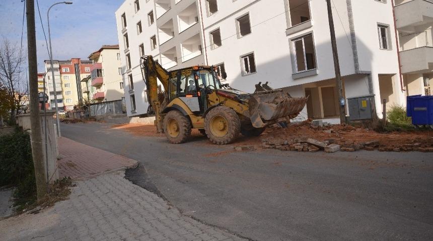 Kaldırım yenileme &ccedil;alışmaları ger&ccedil;ekleştiriliyor