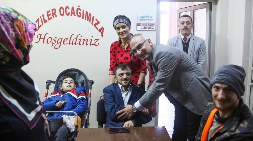Başkan Yılmazer, engelliler g&uuml;n&uuml;n&uuml; kutladı
