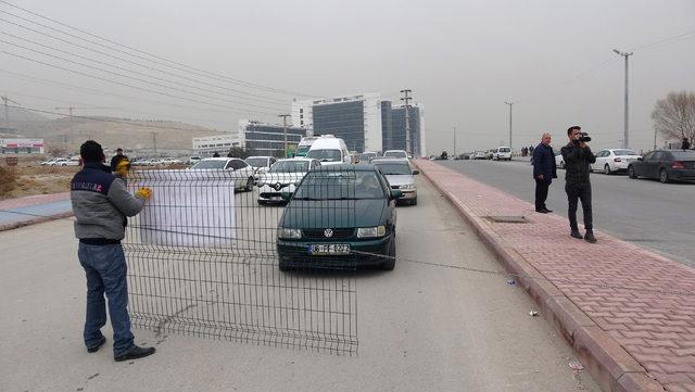 'Protokole uyulmadı' dedi, hastane yolunu tel çitlerle kapattı