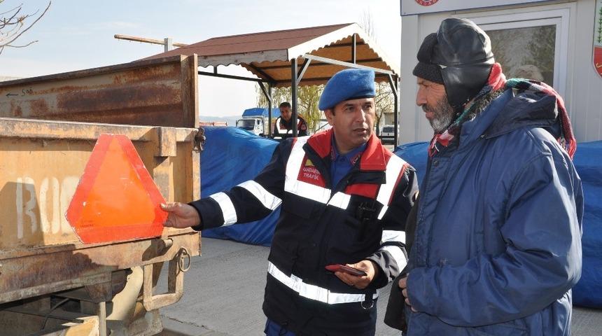 Jandarmadan reflekt&ouml;r denetimi