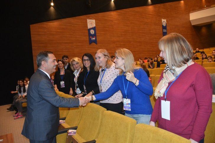 Uysal, okul etkinliklerine katıldı G5