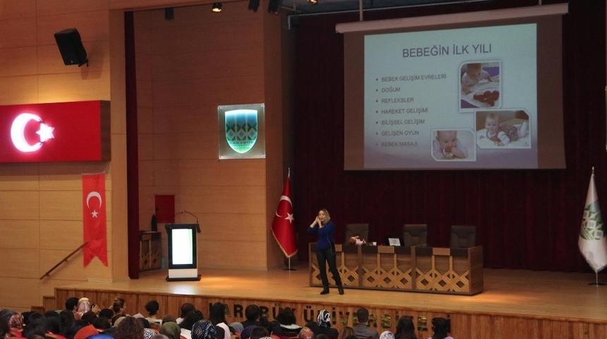 KB&Uuml;&rsquo;de &ldquo;Bebek Masajı ve Bebek Gelişimi&rdquo; konferansı