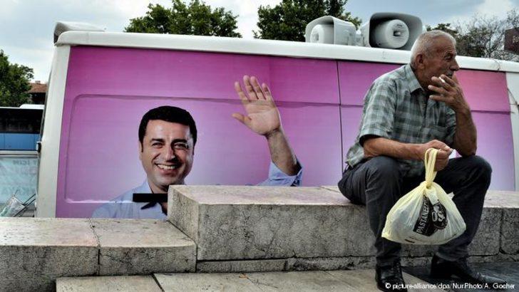 Demirtaş ve Önderin hapis cezaları onandı Demirtaş ve Önderin hapis cezaları onandı