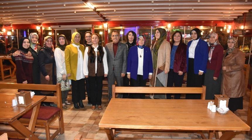 AK Parti&rsquo;den 5 Aralık D&uuml;nya Kadın Hakları G&uuml;n&uuml; programı