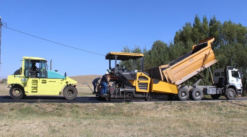 Vali Elban: &ldquo;K&ouml;y yollarımız şehir yolları standartlarında&rdquo;