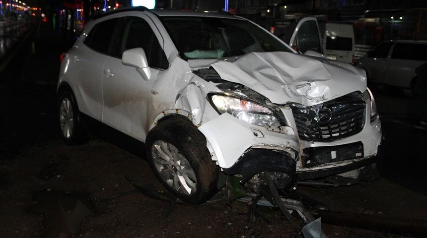 Gece yarısı feci kaza: Çok sayıda yaralı var