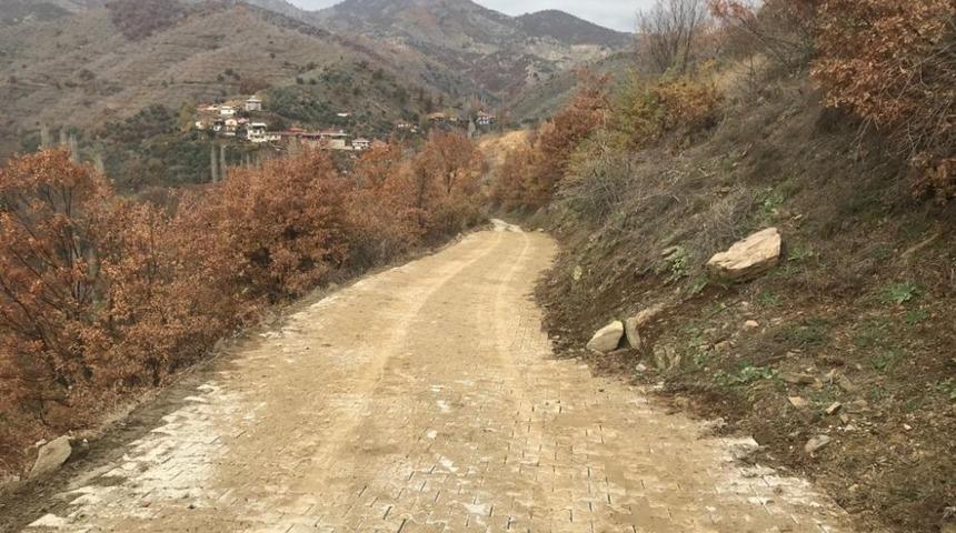 Nazilli Belediyesi k&ouml;y yollarını yeniliyor