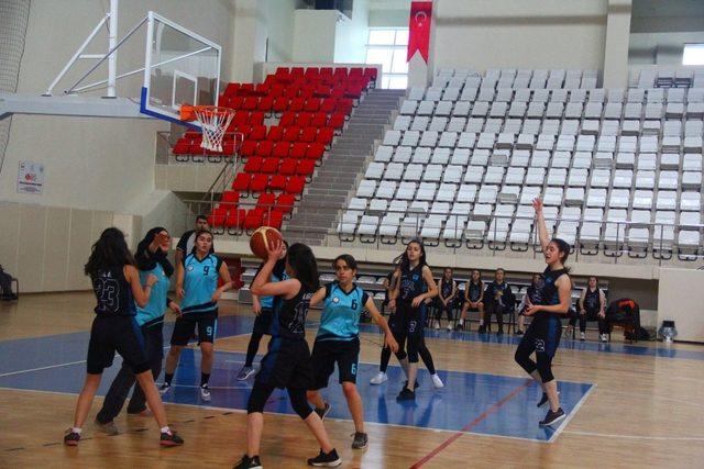 Genç Kızlar Basketbol müsabakaları başladı