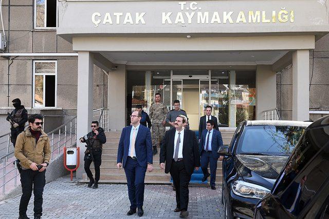 Kaymakam Şatıroğlu’ndan meslektaşı Çatak Kaymakamı Türkmen’e ziyaret