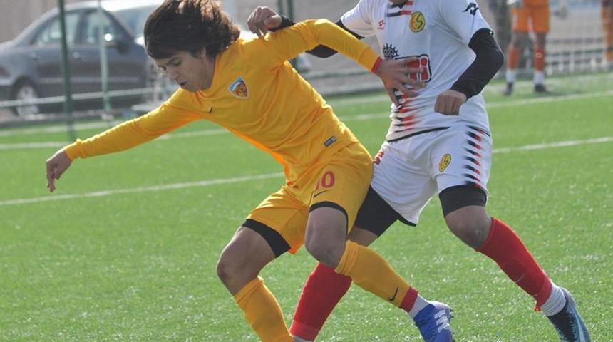 Yerli Messi milli takım kampında