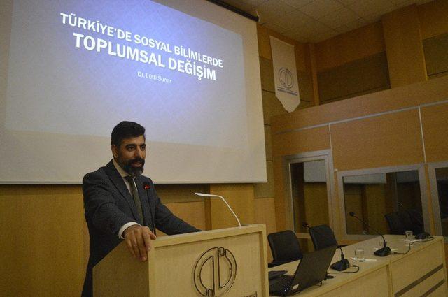 Prof. Dr. Tüfekçi, Türkiye’nin toplumsal değişimini anlattı