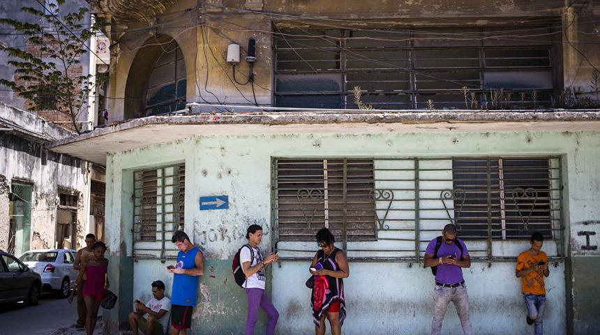 Cep telefonları için sınırsız internet erişim hizmetine geçiliyor