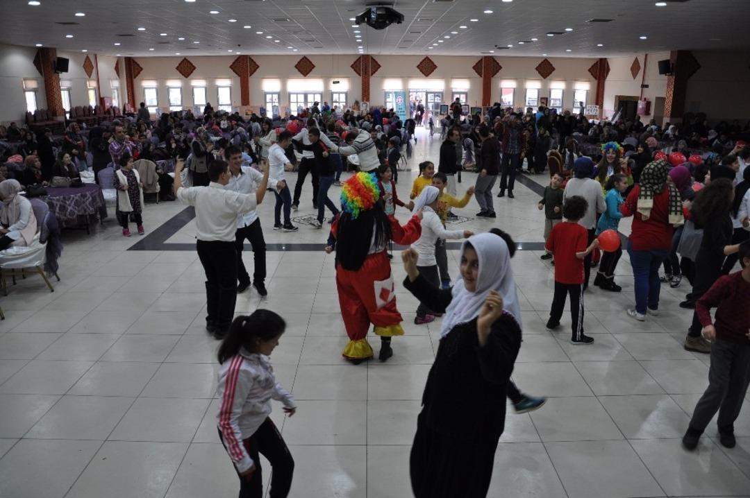 Engelliler, Eynal Kaplıcaları&rsquo;nda g&ouml;n&uuml;llerince eğlendi