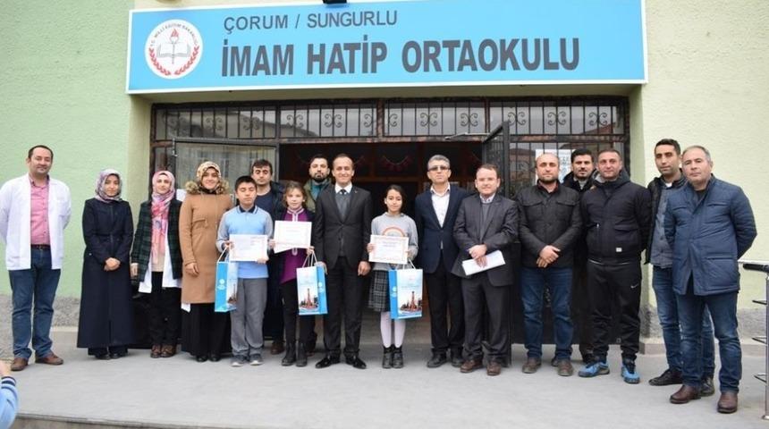 Sungurlu&rsquo;da en &ccedil;ok kitap okuyan &ouml;ğrenciler &ouml;d&uuml;llendirildi