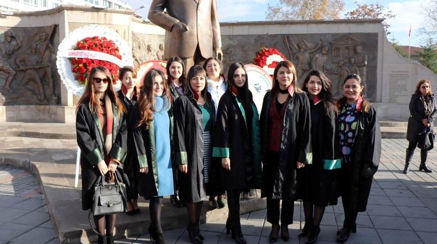 Safiye Yigen: "Kadınlara se&ccedil;me ve se&ccedil;ilme hakkının verilmesi Cumhuriyetin en &ouml;nemli kazanımlarındandır"