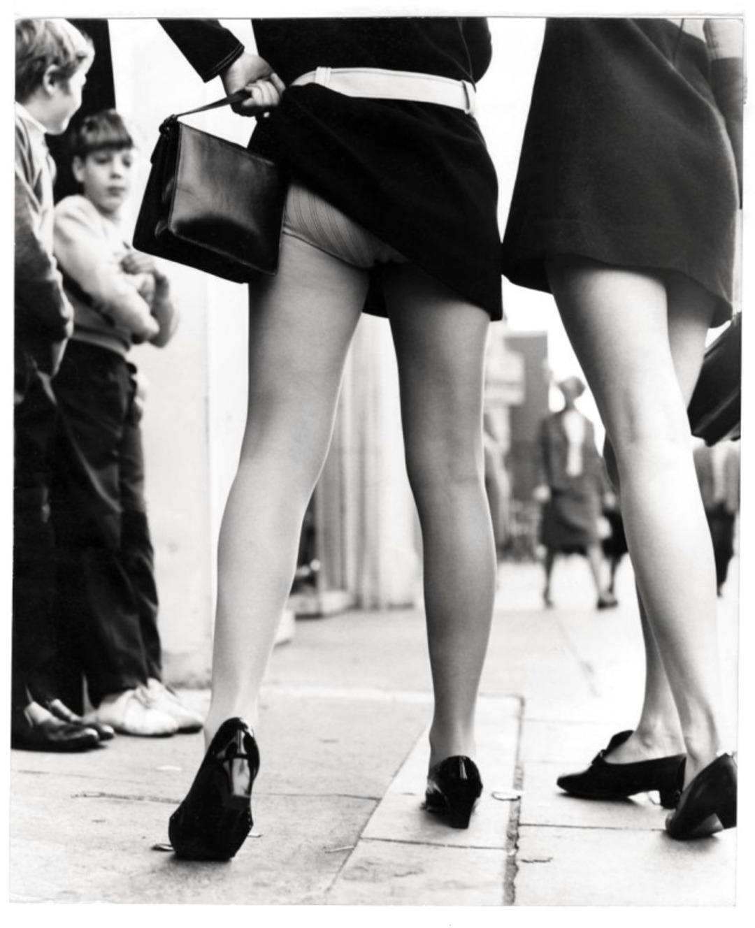 &Ccedil;ıplak hippilerin fotoğrafları ortaya &ccedil;ıktı!