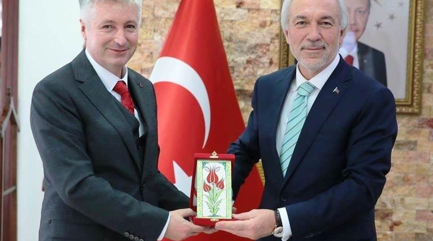 Başkan Sara&ccedil;oğlu ile 300 milyon avroluk yatırımı değerlendirdiler