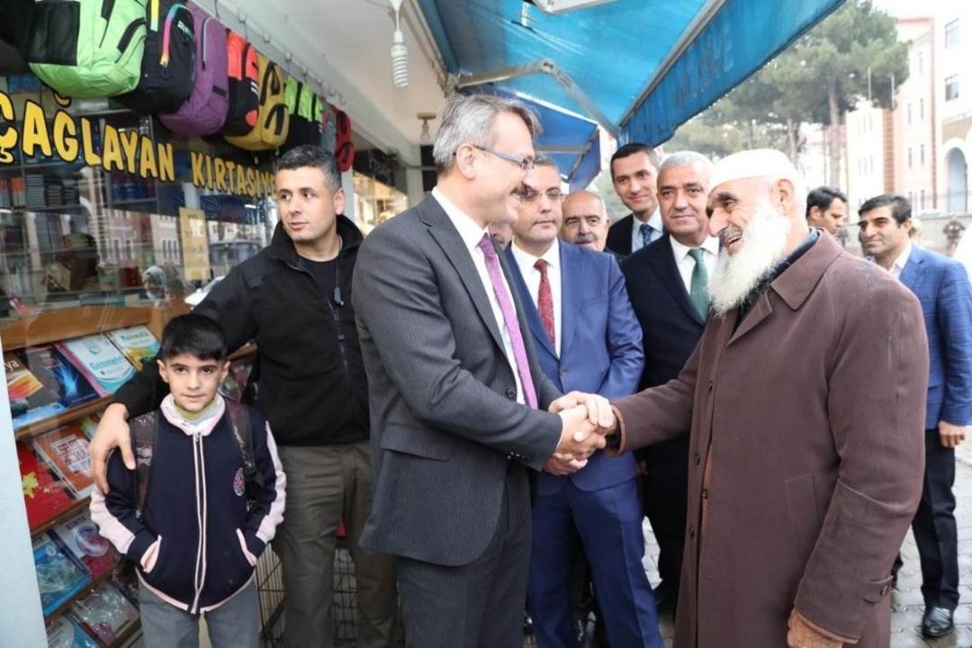 Vali Ekinci;"İnsanımızın hayatını kolaylaştıracak projeler istiyoruz"