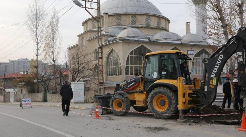 VASKİ ekipleri gece g&uuml;nd&uuml;z mesaide