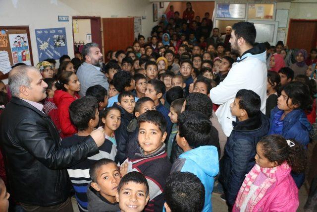 Büyükşehir Belediyesi, kırsal mahalle okulunun yardım çağrısına yetişti