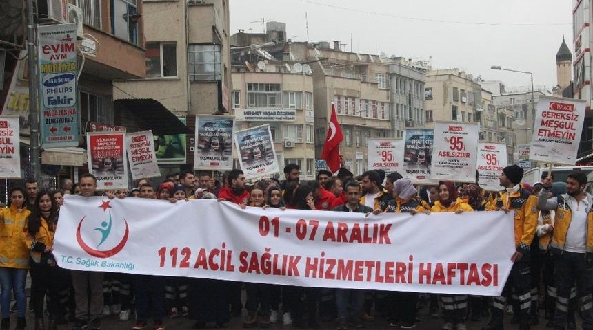 Sağlık &ccedil;alışanlarından "Yaşama yol ver" y&uuml;r&uuml;y&uuml;ş&uuml;