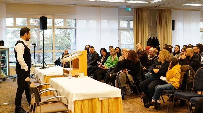 T&uuml;rk cerrahtan Almanya&rsquo;da obezite ile m&uuml;cadele konferansları