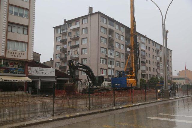 Karam&uuml;rsel k&ouml;pr&uuml;l&uuml; kavşağı yapımı hızla ilerliyor 2