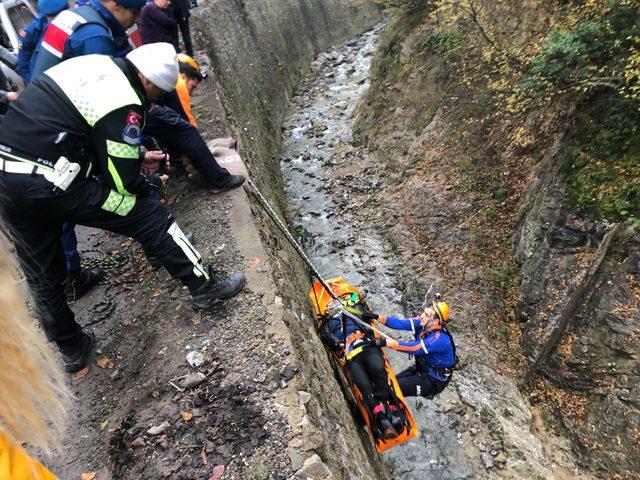 Zonguldak’ta otomobil dereye uçtu: 1 ölü, 1 yaralı (2)- Yeniden